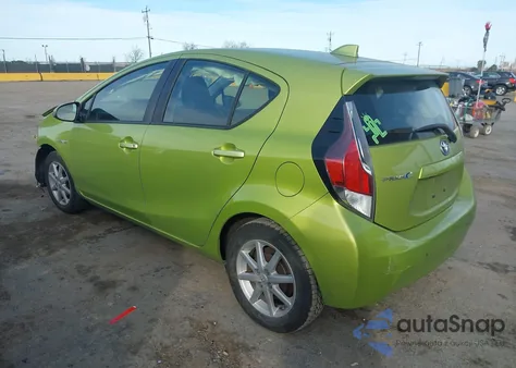 2015 Toyota Prius C Four z USA, uszkodzony, nr VIN JTDKDTB32F1110282